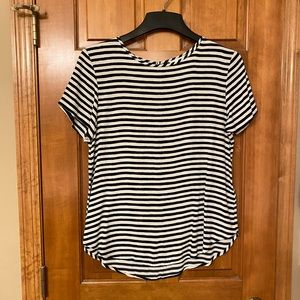 Black & white stripe short sleeve top
